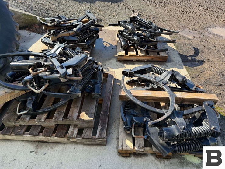 john-deere-true-position-chisel-plow-shanks---lewiston,-id-image-9