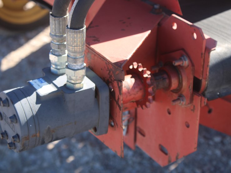 new-holland-166-image-25