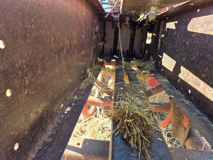 new-holland-268-image-19