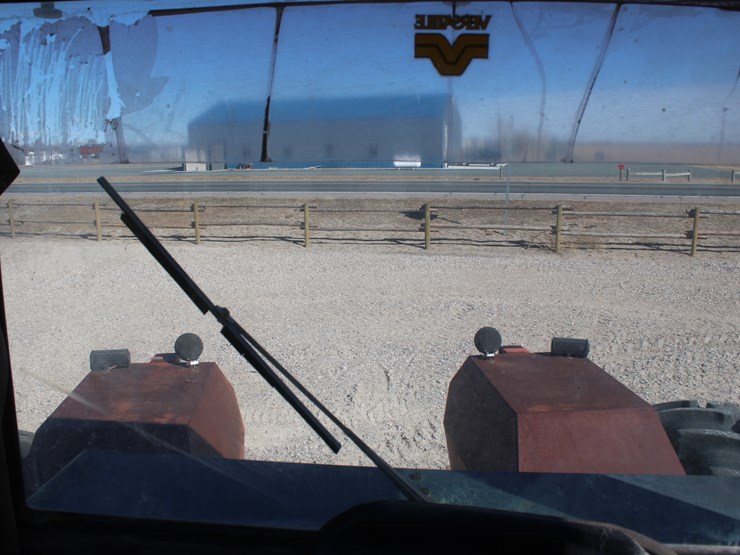 1980-versatile-875-image-99