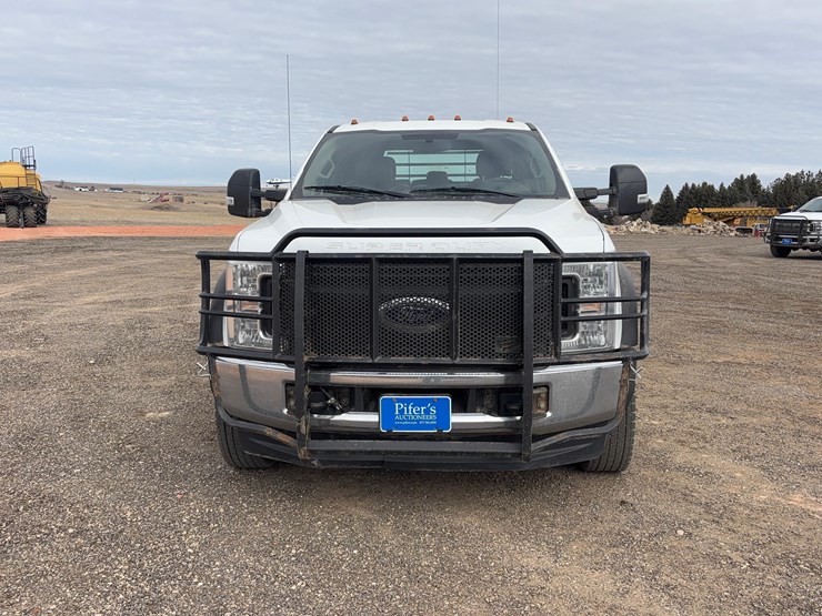 2019-ford-f550-image-2
