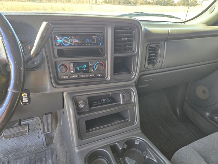 2005-chevrolet-silverado-1500-image-9