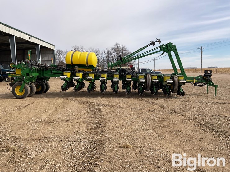 2007-john-deere-1770nt-image-4