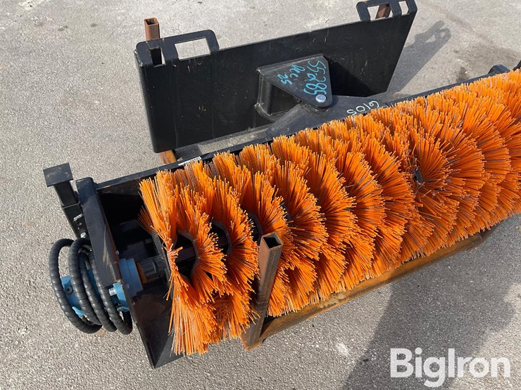 2025-massey-ferguson-730-image-10