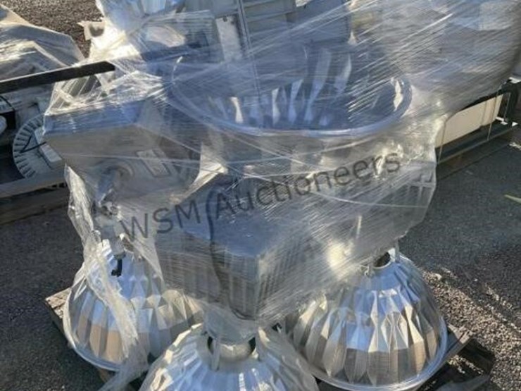 pallet-of-overhead-lights-image-2