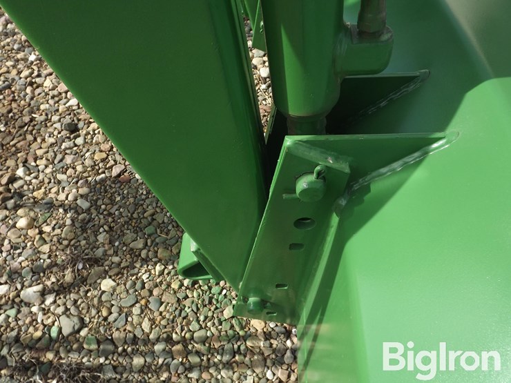 john-deere-148-image-17