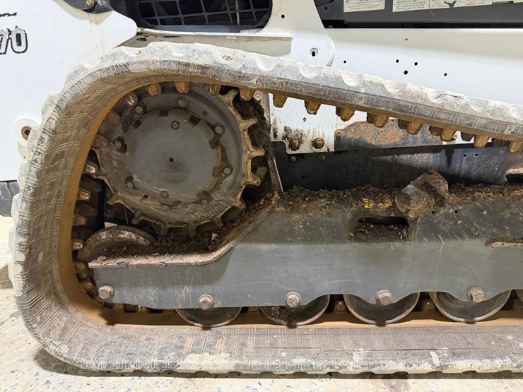 2017-bobcat-t770-image-15