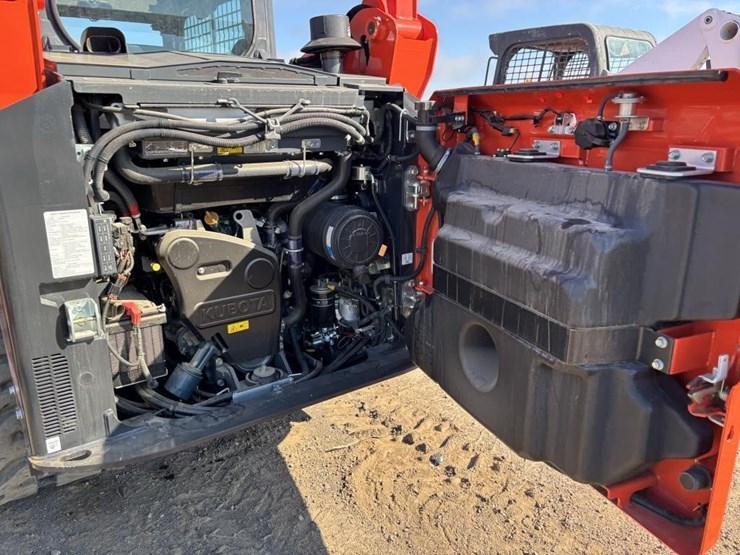 2024-kubota-svl75-3-image-31