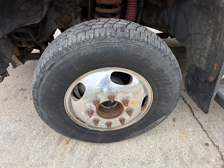 2010-ford-f350-image-26