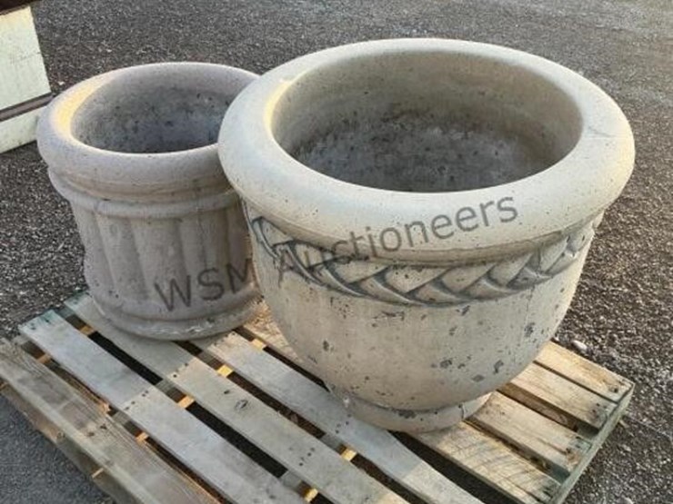 (2)-concrete-pots-image-4
