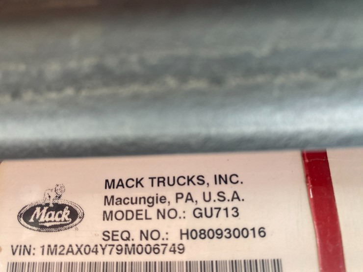 #1145-•-2009-mack-gu713-semi-tractor-(has-wi-title)-(mosinee,-wi)-image-90