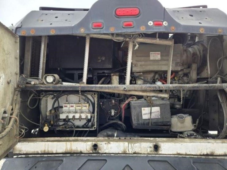 2009-gmc-t7500-image-24