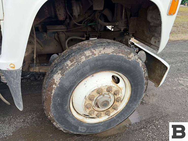 1980-ford-9000-image-35