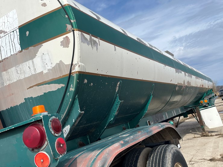 1978-fruehauf-tanker-image-36