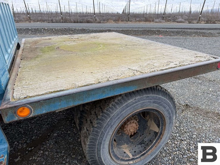 1990-ford-f700-image-18