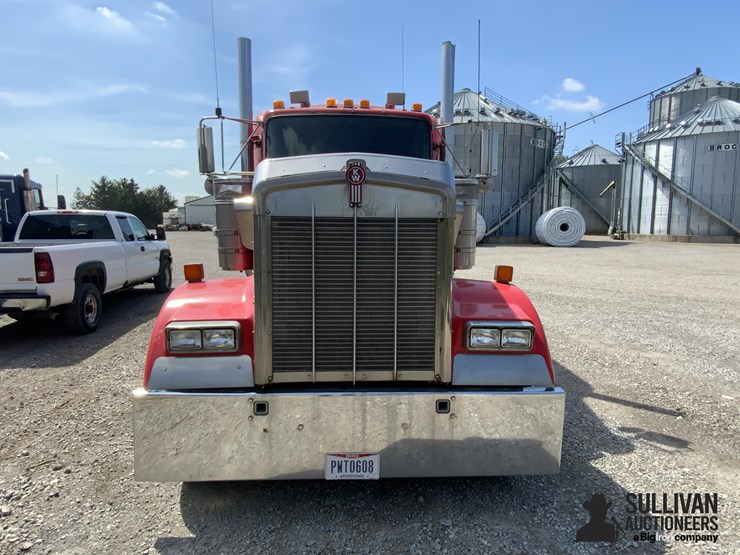 2005-kenworth-w900-image-2