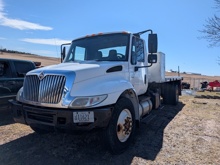 2006-international-durastar-4300-image-2