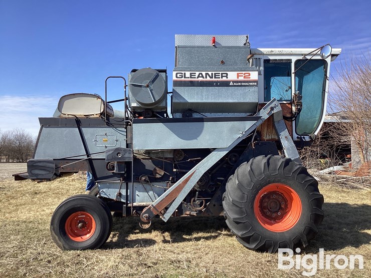 1982-gleaner-f2-image-4