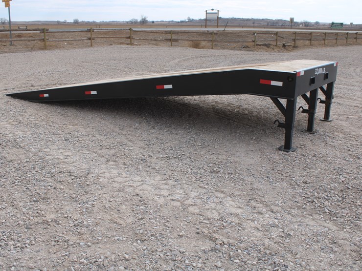 #2021-•-industrious-america-adjustable-load-ramp-32k-lb-capacity-image-9