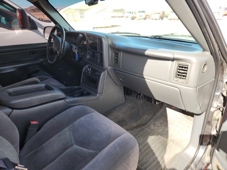 2005-chevrolet-silverado-1500-image-18