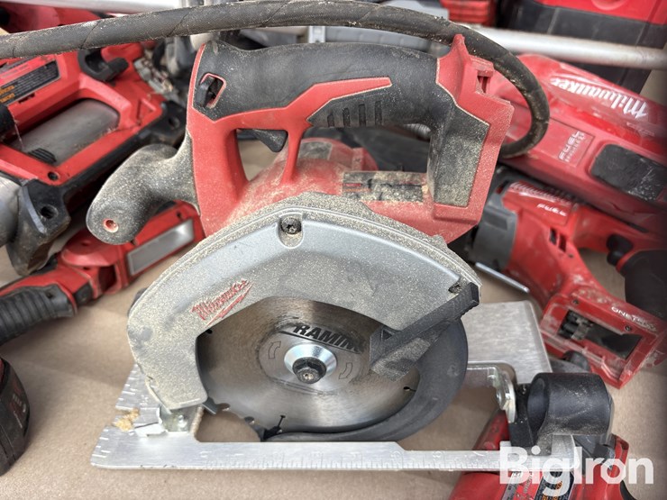 skid-of-milwaukee-power-tools-image-17