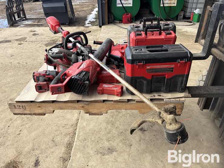 skid-of-milwaukee-power-tools-image-8