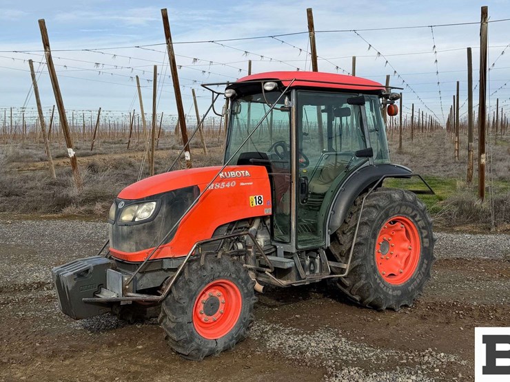 2014-kubota-m8540hd-image-1