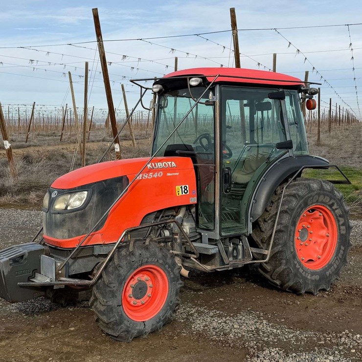2014 KUBOTA M8540HD