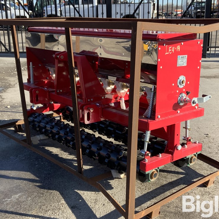 2025 MASSEY-FERGUSON 730