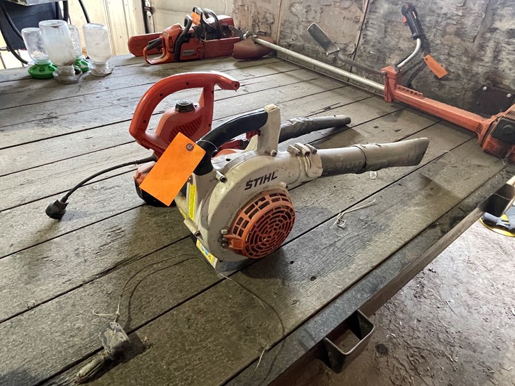 #7203-•-(2)-leaf-blowers-image-1