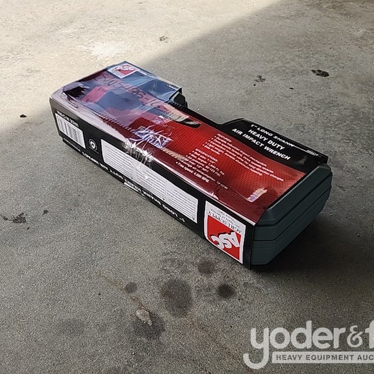 Unused 1" Air Impact Wrench 1900 FT/LB