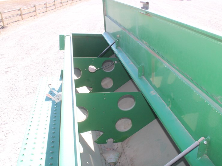#1004-•-great-plains-3s-400d-solid-stand-grain-drill-image-41