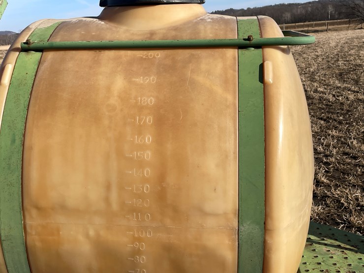 john-deere-520-image-16