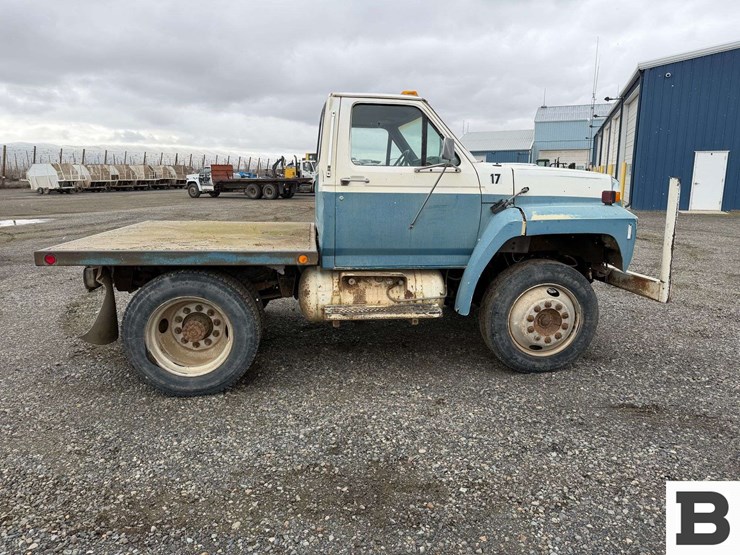 1990-ford-f700-image-6