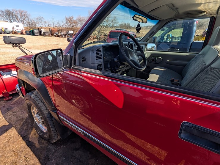 2000-chevrolet-2500-image-8