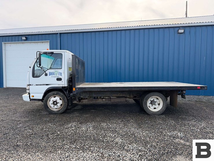 2007-isuzu-npr-image-6