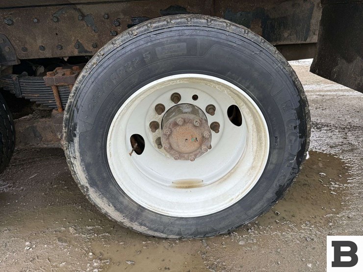 2013-kenworth-t800-image-55