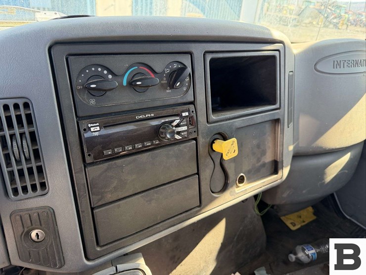 2007-international-durastar-4300-image-36