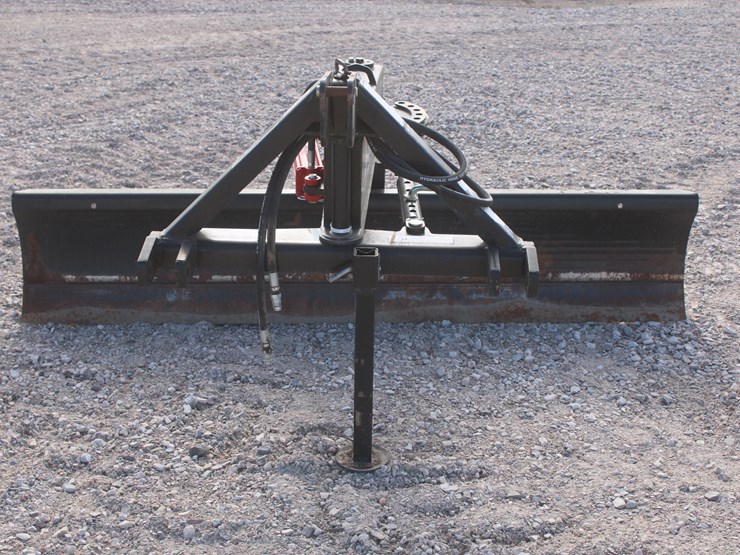 #2053-•-2019-bison-7ft-blade-image-6