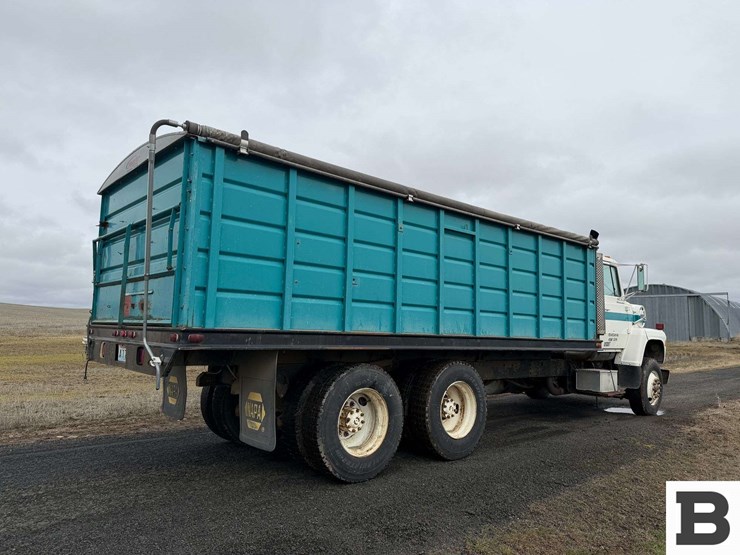 1980-ford-9000-image-6