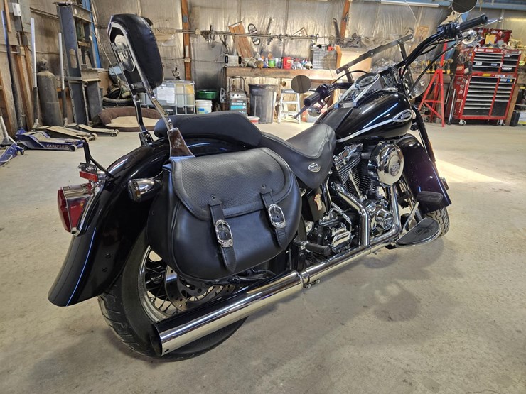 2005-harley-davidson-flsts-softail-springer-classic-motorcycle-image-2