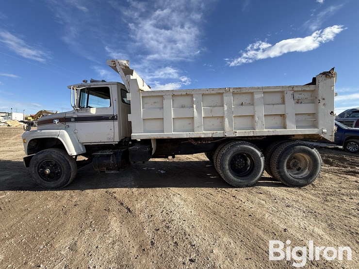 1981-ford-lnt8000-image-8