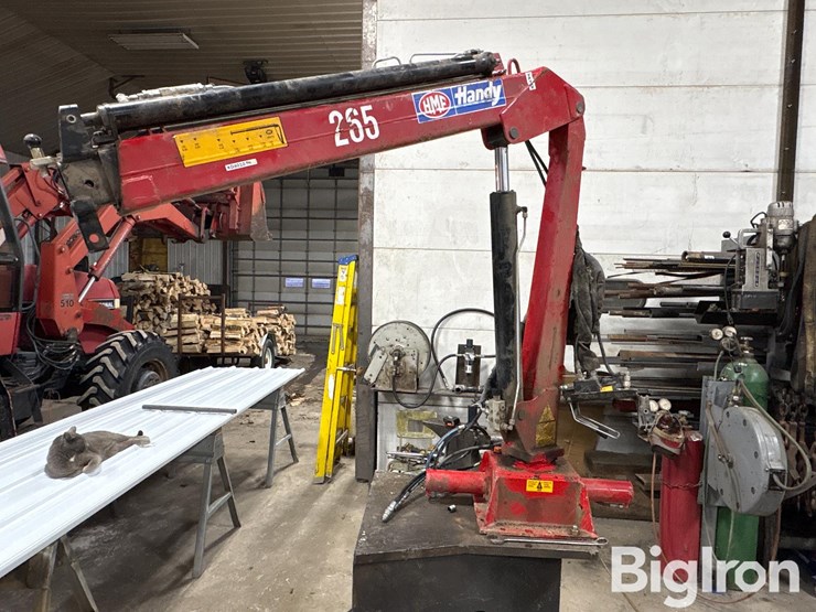 2011-massey-ferguson-265-image-5