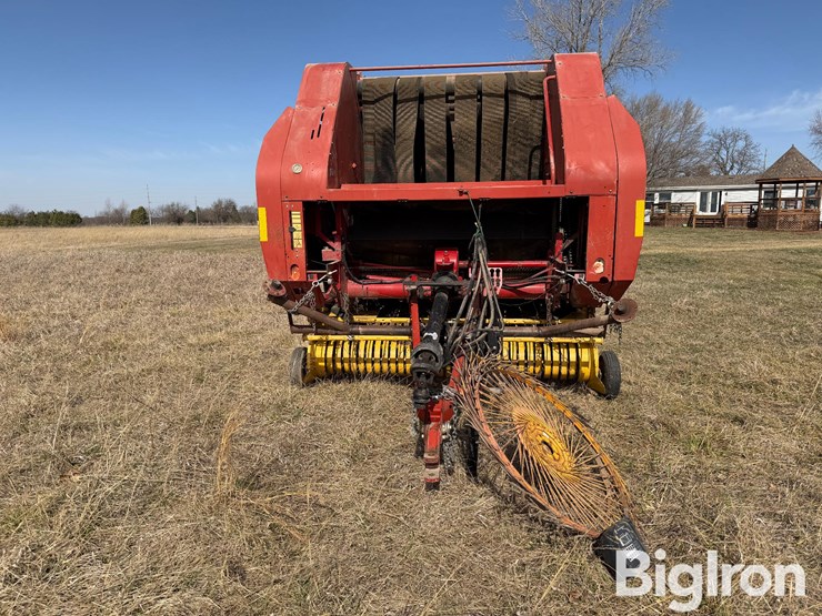 2004-new-holland-br780-image-2