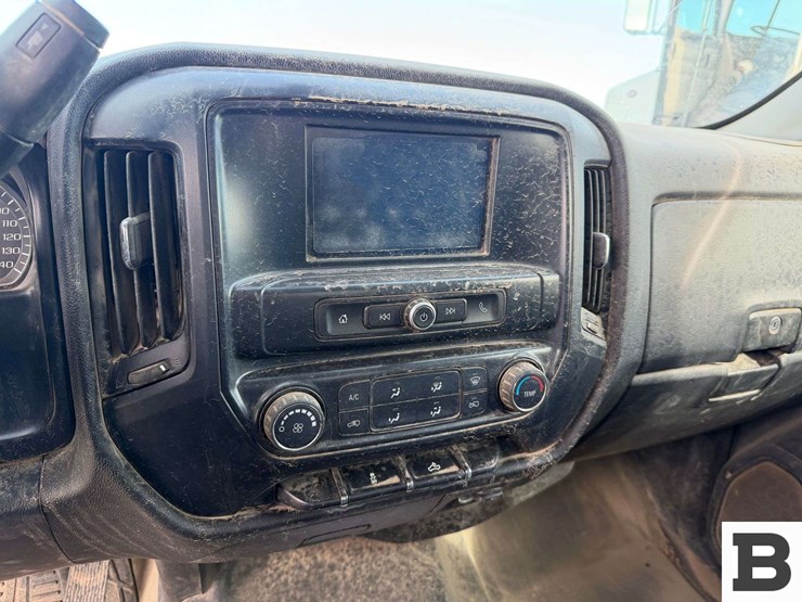 2018-chevrolet-silverado-3500-image-22