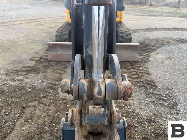 2012-deere-35d-image-48