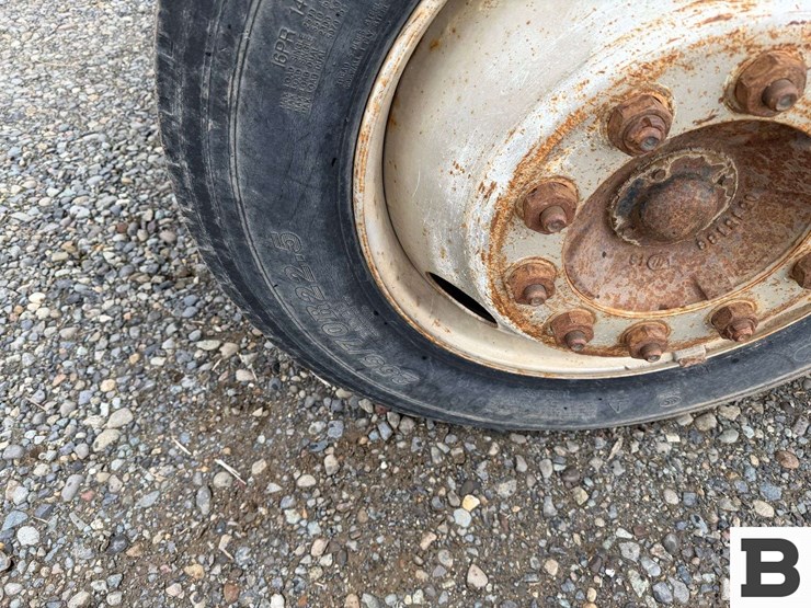 1990-ford-f700-image-10