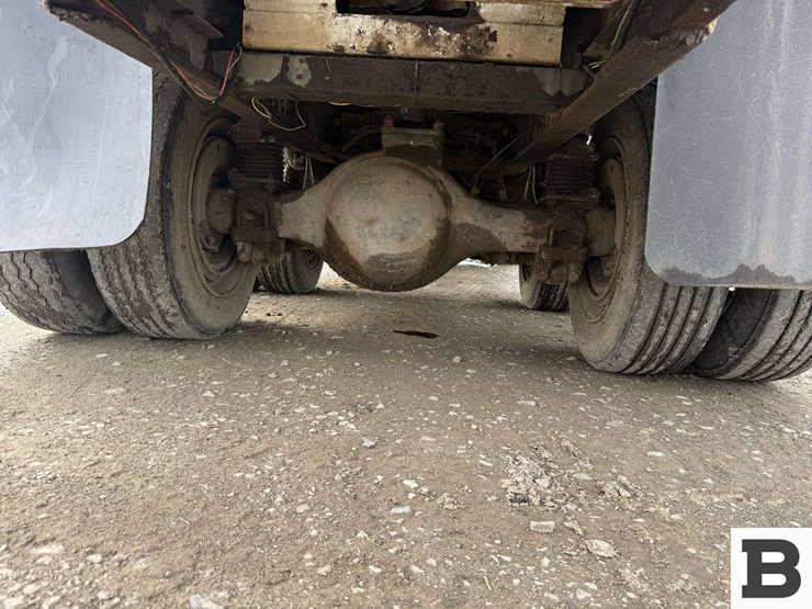 1996-volvo-wx-feed-truck---albany,-or-image-42