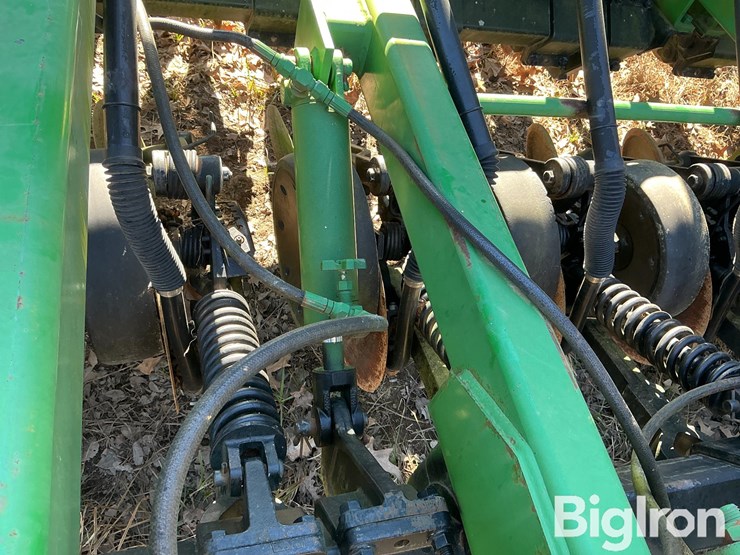 john-deere-1560-image-15