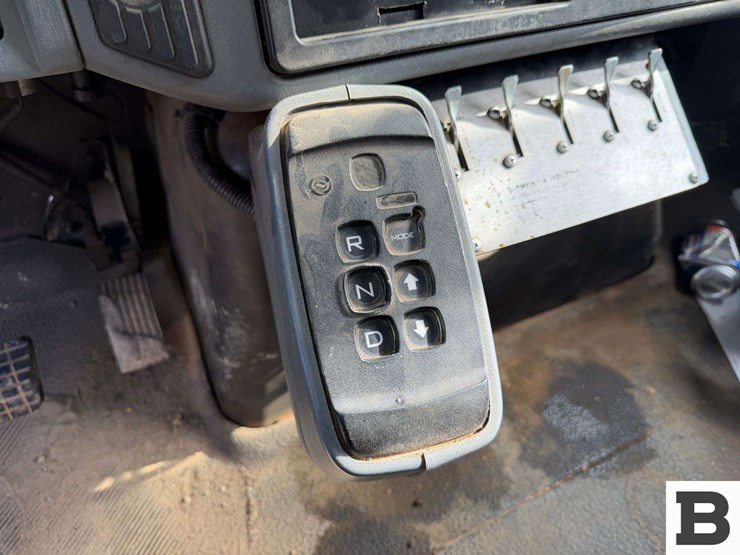 2003-international-durastar-4300-image-25